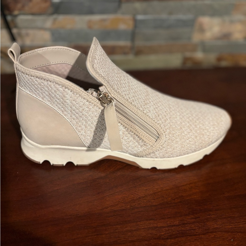 Anne Klein’s Cream High-Top Sneakers with Thick Sole and Breathable Fabric